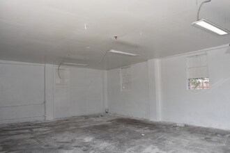 6400 S Broadway in Los Angeles, CA - Building Photo - Building Photo