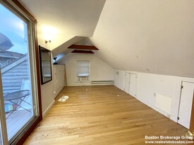 1568 Tremont St, Unit 1 in Boston, MA - Building Photo - Building Photo