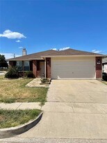 3501 Clydesdale Dr in Denton, TX - Building Photo