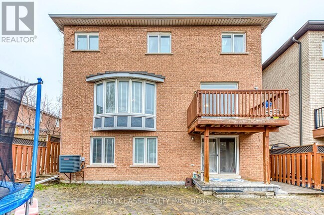 2558 Nichols Dr in Oakville, ON - Building Photo - Building Photo