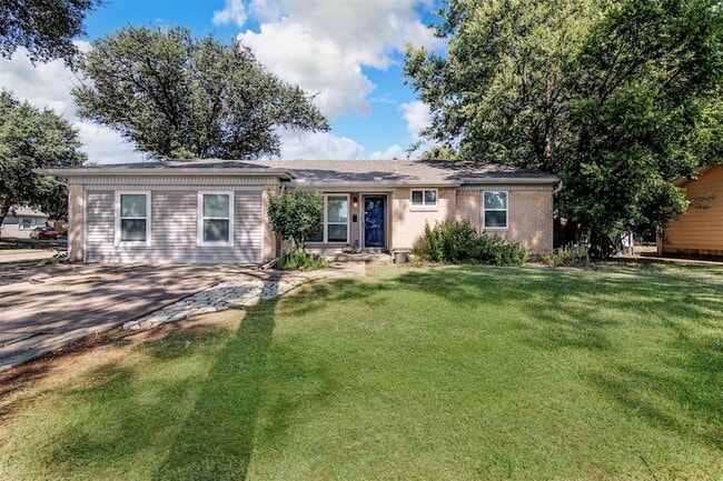 property at 614 Blueberry Ln