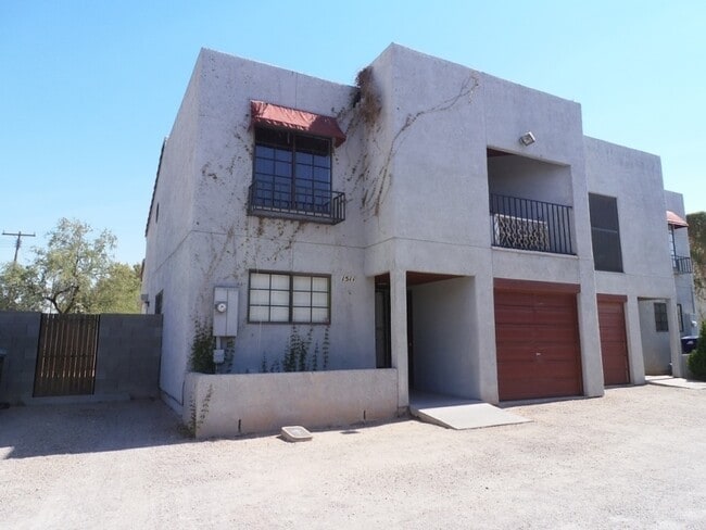 property at 1511 N Bryant Ave