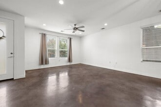 6404 Porter St in Austin, TX - Building Photo - Building Photo