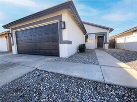 14433 Green River Rd in Victorville, CA - Building Photo