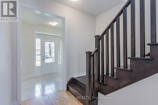 10 Eastgrove Sq in East Gwillimbury, ON - Building Photo - Building Photo
