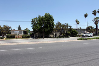 Covina Manor Apartments in West Covina, CA - Building Photo - Interior Photo