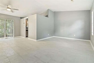 6925 Cainwood Dr in Atlanta, GA - Building Photo - Building Photo