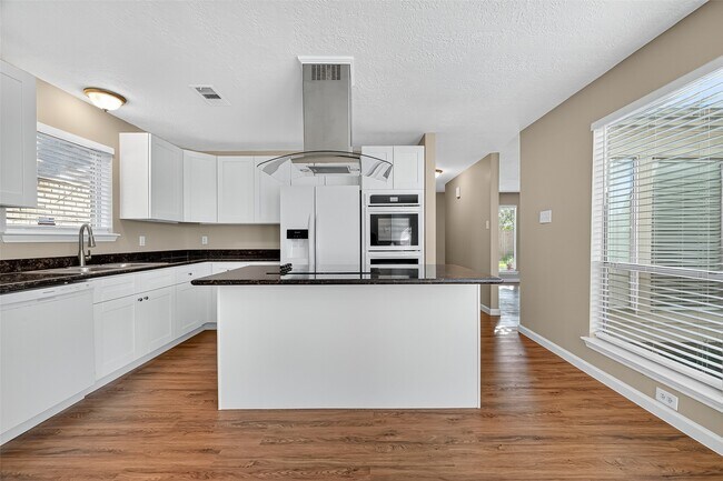 property at 1414 S Kirkwood Rd