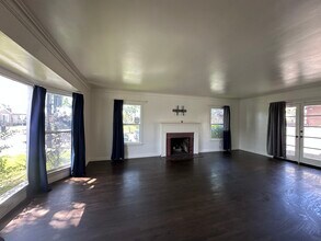 1045 Walnut St in Inglewood, CA - Building Photo - Building Photo