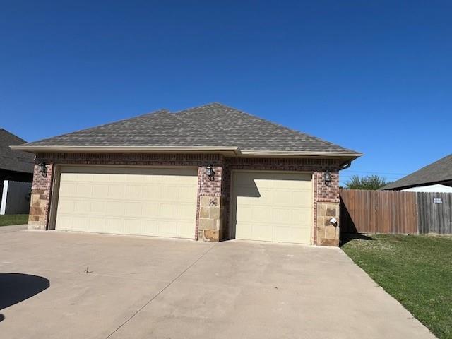 1301 Dustbowl Ln in Altus, OK - Building Photo