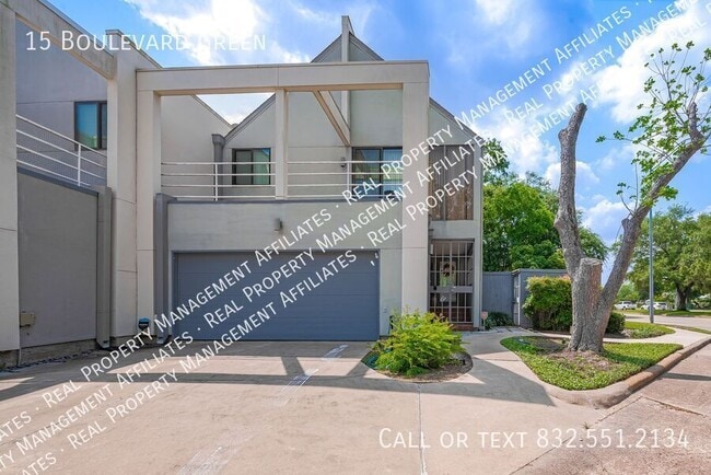 15 Boulevard Green in Bellaire, TX - Building Photo - Building Photo