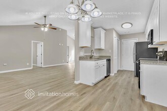 8605 Garvey Dr in Fairburn, GA - Foto de edificio - Building Photo