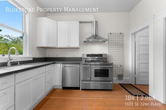 1601 SE 32nd Pl in Portland, OR - Building Photo - Building Photo