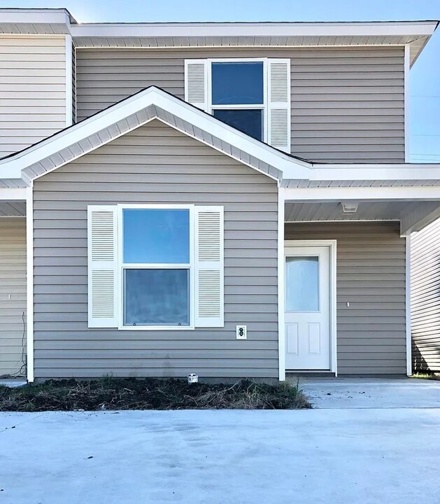 1604 Dehart Dr in New Iberia, LA - Building Photo