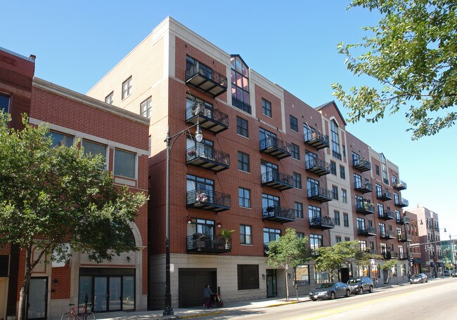 Madison Club in Chicago, IL - Building Photo - Building Photo