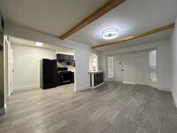 1010 S Wayside Dr, Unit 308 in Houston, TX - Building Photo - Building Photo