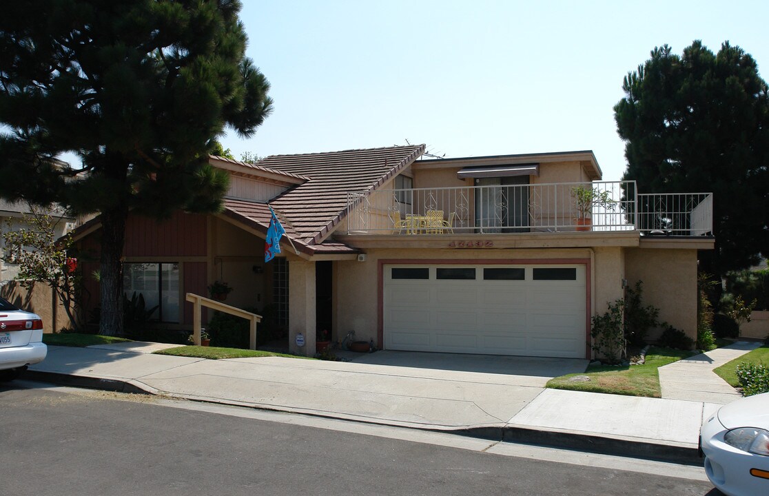 17132 Harbor Bluffs Cir in Huntington Beach, CA - Building Photo