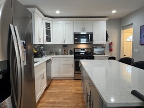 77 Martin St in Bloomfield, NJ - Building Photo - Building Photo