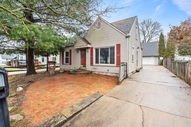 511 Continental Blvd