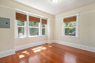 1401 St Charles St in Alameda, CA - Foto de edificio - Building Photo