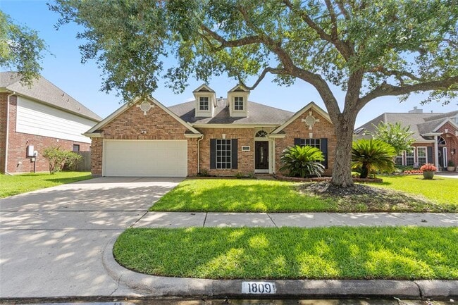 property at 1809 Oak Cluster Cir