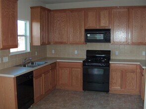 2206 Sweet Clover Dr in Austin, TX - Building Photo - Building Photo