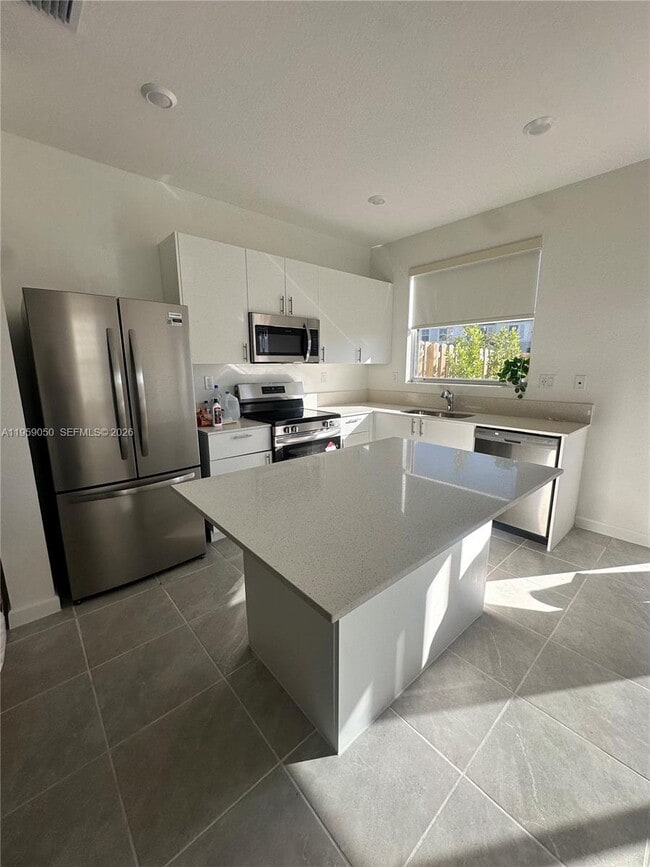 2616 SE 28th Dr in Homestead, FL - Building Photo - Building Photo