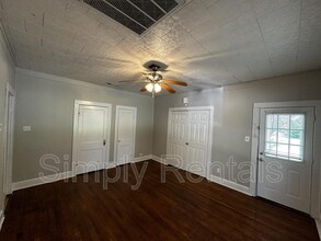 1410 Sycamore St in Commerce, TX - Building Photo - Building Photo