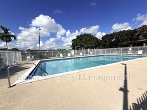 10350 SW 220th St in Cutler Bay, FL - Building Photo - Building Photo