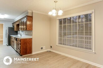 5132 Clearwater Dr SW in Stone Mountain, GA - Building Photo - Building Photo