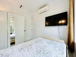 Furnished room/NOT APARTMENT, Unit 1D in Brooklyn, NY - Foto de edificio - Building Photo