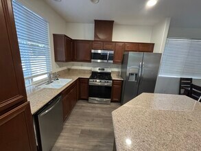 31439 Arena Dr in Castaic, CA - Foto de edificio - Building Photo
