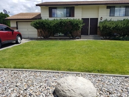 property at 1022-1024 N Best Rd