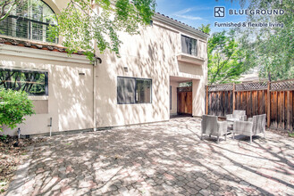 615 Gilbert Ave in Menlo Park, CA - Building Photo - Building Photo