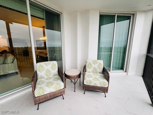 property at 425 Cove Tower Dr