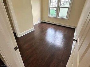 111 Cleremont Ave, Unit 1 in Irvington, NJ - Building Photo - Building Photo