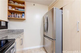 5080 Likini St in Honolulu, HI - Building Photo - Building Photo