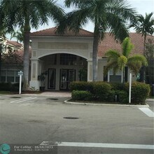 5800 W Sample Rd in Coral Springs, FL - Building Photo - Building Photo