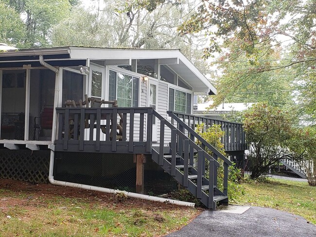 10 Donenfeld Dr in White Lake, NY - Building Photo - Building Photo