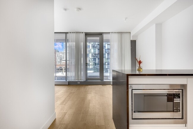 1500 Boul. René-Lévesque O in Montréal, QC - Building Photo - Building Photo