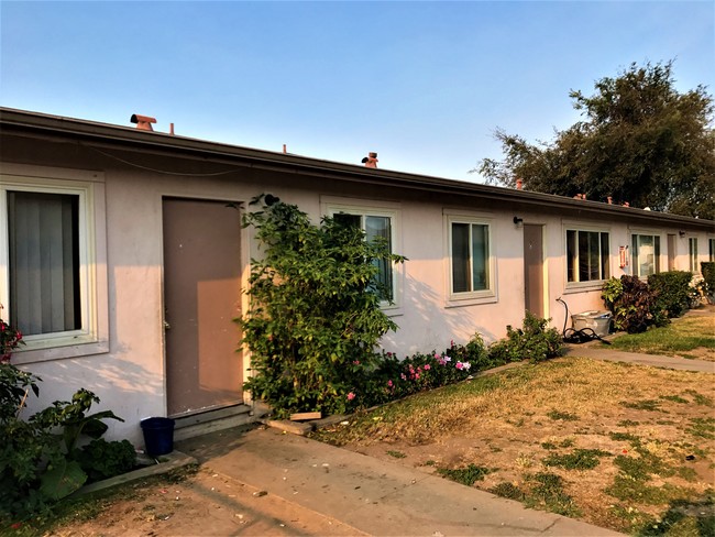 212 N O St in Lompoc, CA - Building Photo - Building Photo