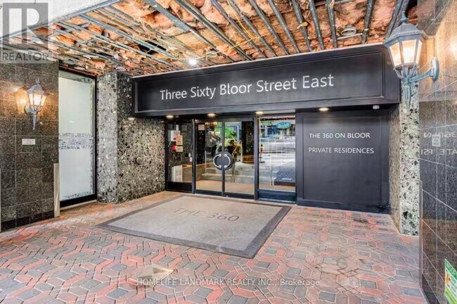 360 Bloor St E in Toronto, ON - Building Photo - Building Photo