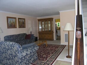 2550 D S Arlington Mill Dr in Arlington, VA - Foto de edificio - Building Photo