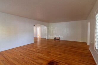 966 W Mariposa Ave in Stockton, CA - Building Photo - Building Photo