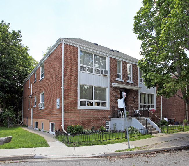 24 Norris Cres in Toronto, ON - Building Photo - Building Photo