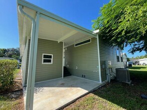 291 Buffalo Way in North Fort Myers, FL - Building Photo - Building Photo