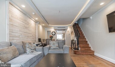2312 S Hutchinson St in Philadelphia, PA - Building Photo - Building Photo