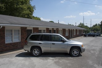 320 Old Morgantown Rd in Bowling Green, KY - Foto de edificio - Building Photo