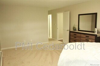 7050 W Cedar Ave in Lakewood, CO - Building Photo - Building Photo