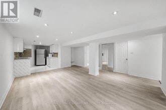 17 Pleasant Ave in Toronto, ON - Building Photo - Building Photo